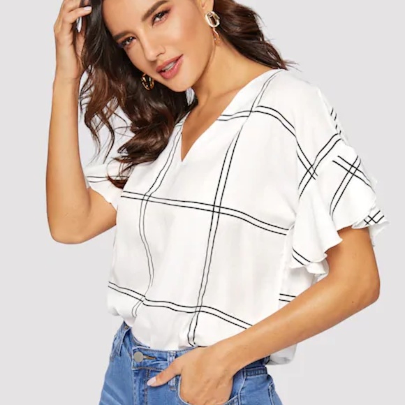 Tops - Window pane plaid v neck blouse